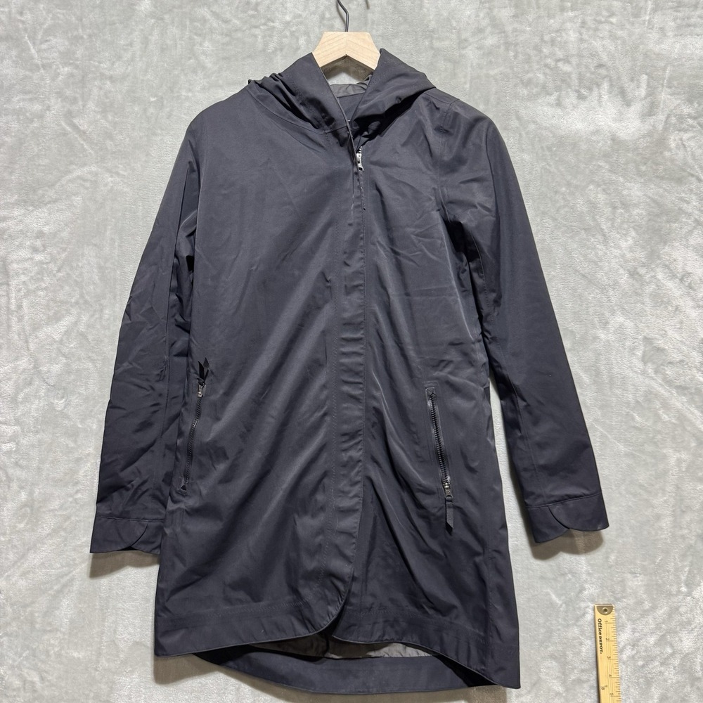 Lululemon Savasana Waterproof Jacket II Womens 4 Black 100% Nylon Moisture Out